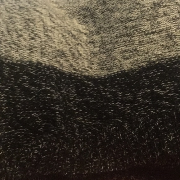 Two toned sweater - Picture 2 of 2